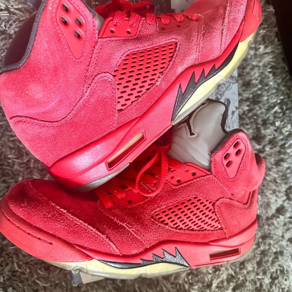 Jordan 5 Retro Red Suede size 8.5 - Picture 2 of 6